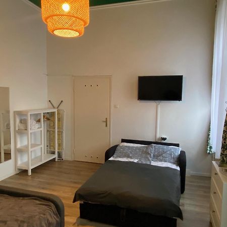 Silentium City Apartman Sarvar Luaran gambar
